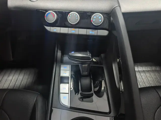 Hyundai Elantra — Фото автомобиля 14