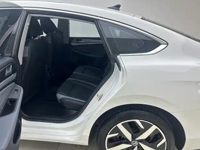 Volkswagen Lamando — Фото автомобиля 15