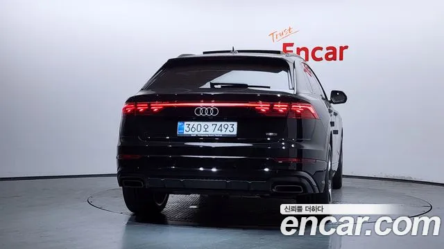 Audi Q8 55 TFSI quattro Premium — Фото автомобиля 4