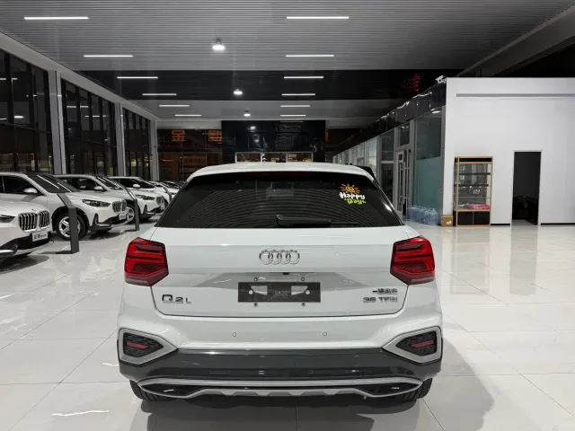 Audi Q2L — Фото автомобиля 4
