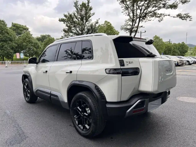 BYD FangChengBao Titanium 3 — Фото автомобиля 8