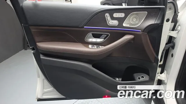 Mercedes-Benz GLE-Class — Фото автомобиля 23