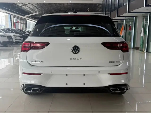 Volkswagen Golf — Фото автомобиля 5