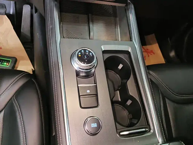 Ford Explorer — Фото автомобиля 13