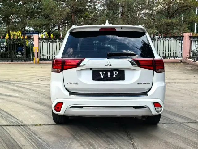 Mitsubishi Outlander — Фото автомобиля 5