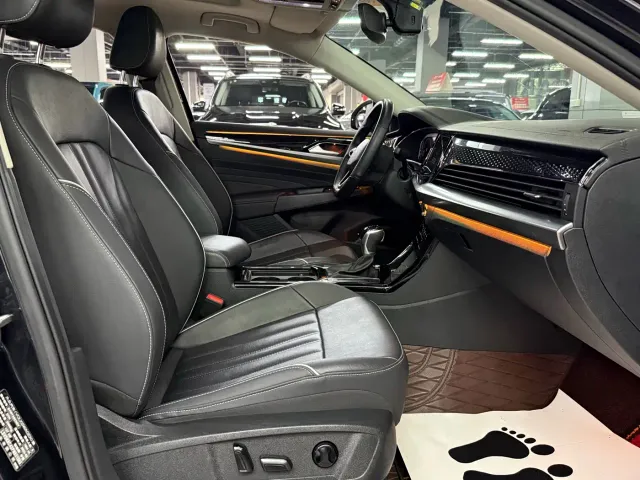 Volkswagen Passat — Фото автомобиля 16