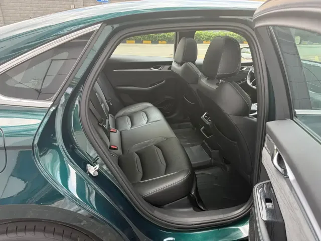 Geely Xingrui — Фото автомобиля 8