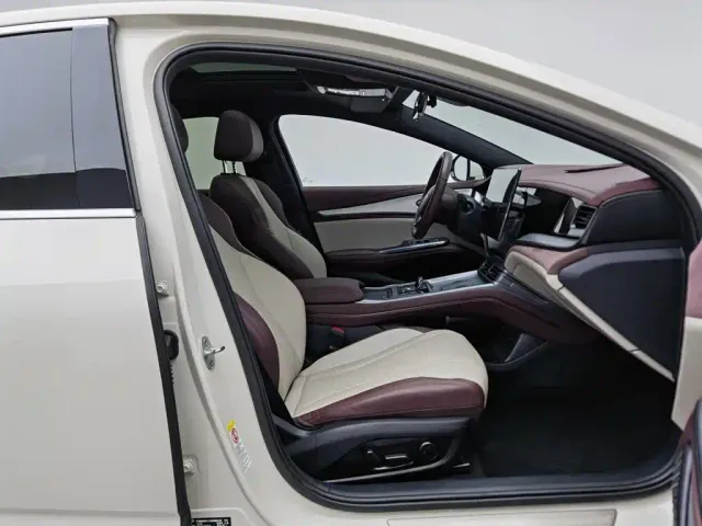 BYD Seal 07 DM-i — Фото автомобиля 23