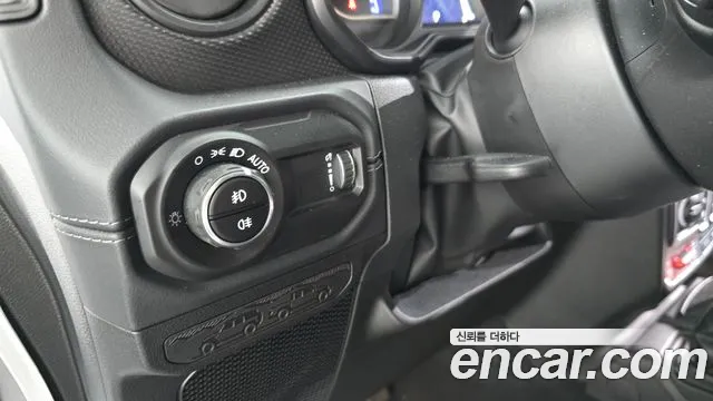 Jeep Wrangler — Фото автомобиля 6
