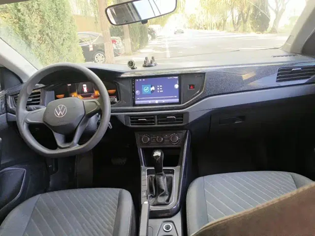 Volkswagen Lavida — Фото автомобиля 12