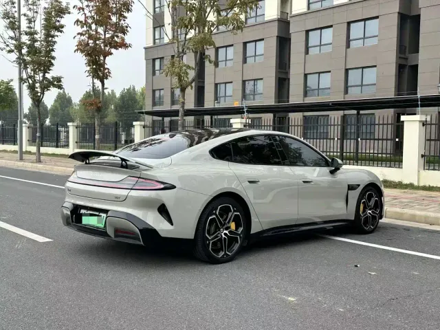 Xiaomi SU7 — Фото автомобиля 28