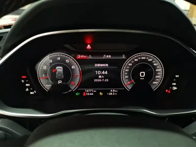 Audi Q3 — Фото автомобиля 11