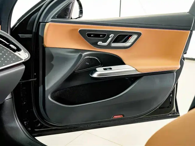 Mercedes-Benz E-Class — Фото автомобиля 16