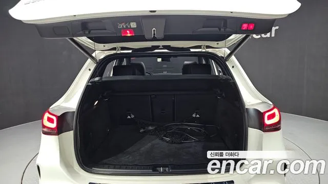 Mercedes-Benz EQA — Фото автомобиля 17