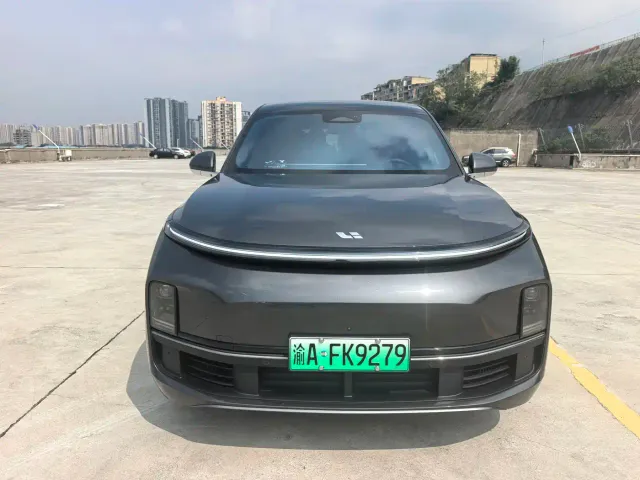 Li Auto L8 — Фото автомобиля 2