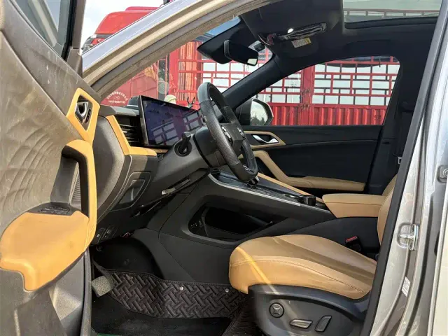 Roewe RX5 — Фото автомобиля 6
