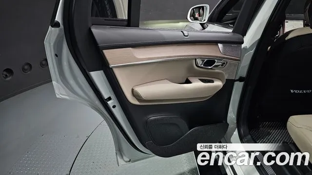 Volvo XC90 Generation 2 — Фото автомобиля 25