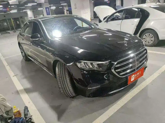 Mercedes-Benz E-Class — Фото автомобиля 4