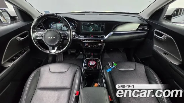 Kia Niro — Фото автомобиля 10