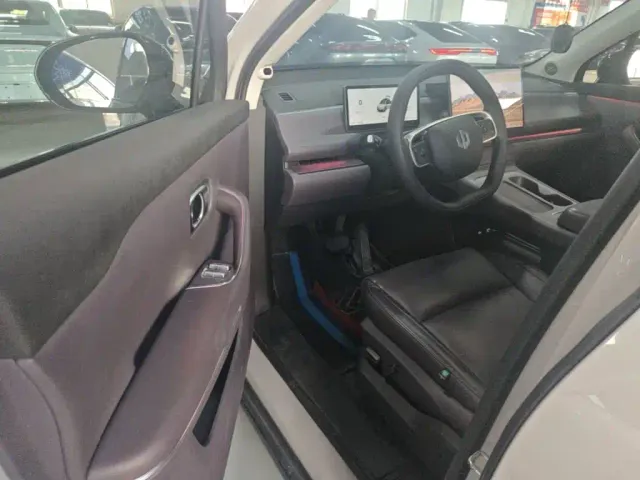 Leapmotor C10 — Фото автомобиля 15
