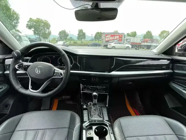 Volkswagen Passat — Фото автомобиля 8