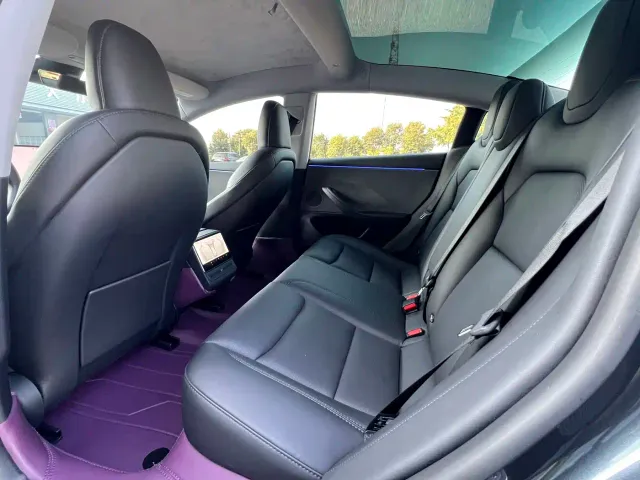 Tesla Model 3 — Фото автомобиля 10