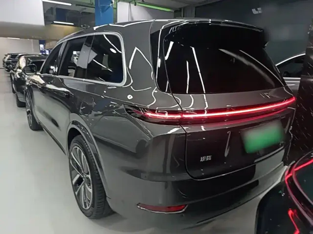 Li Auto L9 — Фото автомобиля 4