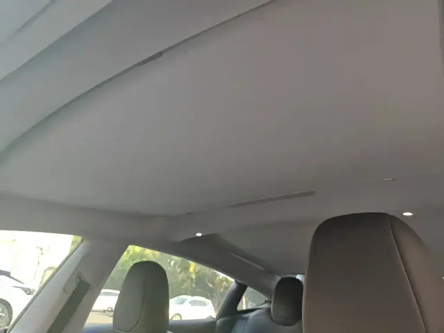 Tesla Model 3 — Фото автомобиля 14