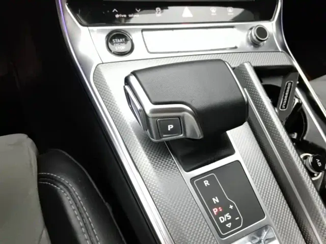Audi A6L — Фото автомобиля 9