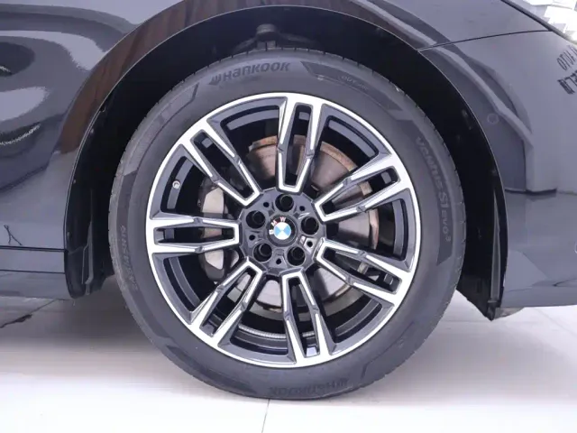 BMW 5 Series — Фото автомобиля 6