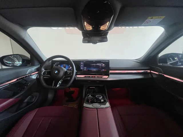 BMW 5 Series — Фото автомобиля 30