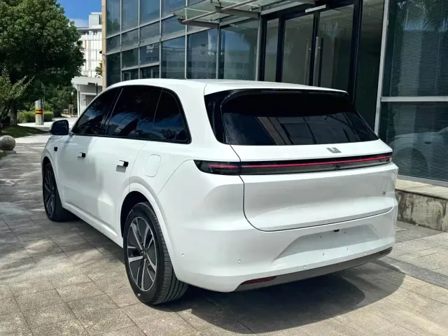 Li Auto Li Auto L6 2024 Pro — Фото автомобиля 9
