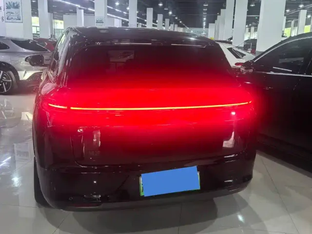 Li Auto L7 — Фото автомобиля 7