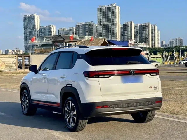 Changan CS35 Plus — Фото автомобиля 10