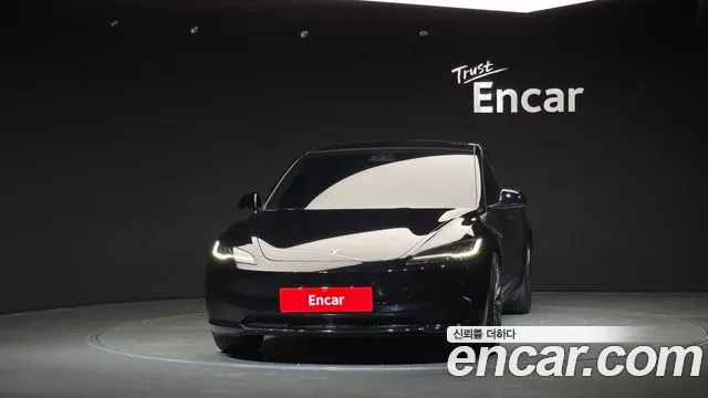 Tesla Model 3 — Фото автомобиля 3
