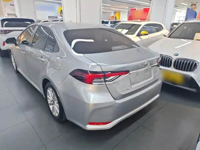 Toyota Corolla — Фото автомобиля 4