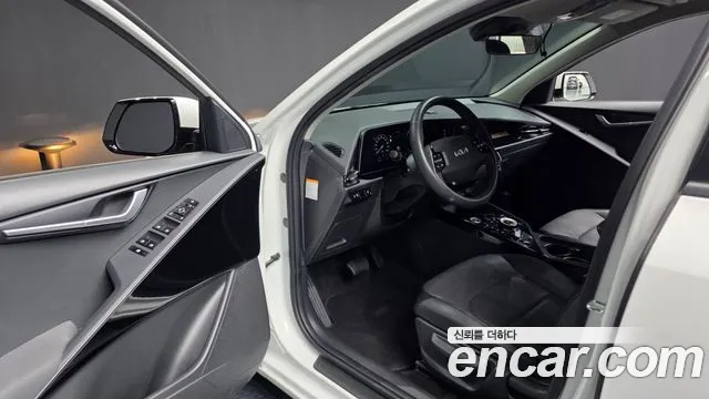 Kia Niro — Фото автомобиля 15