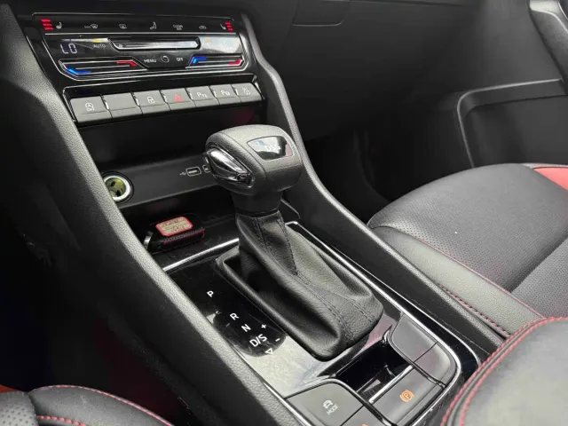 Skoda Karoq — Фото автомобиля 13