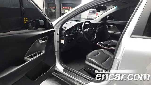 Kia Niro — Фото автомобиля 9
