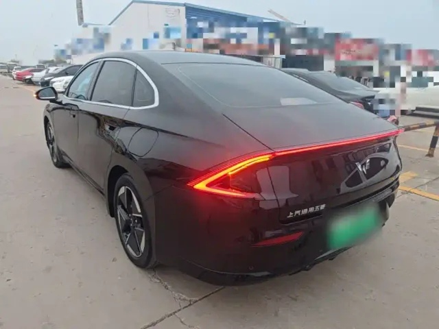 Wuling Starlight — Фото автомобиля 4