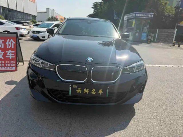 Фотография автомобиля — BMW i3