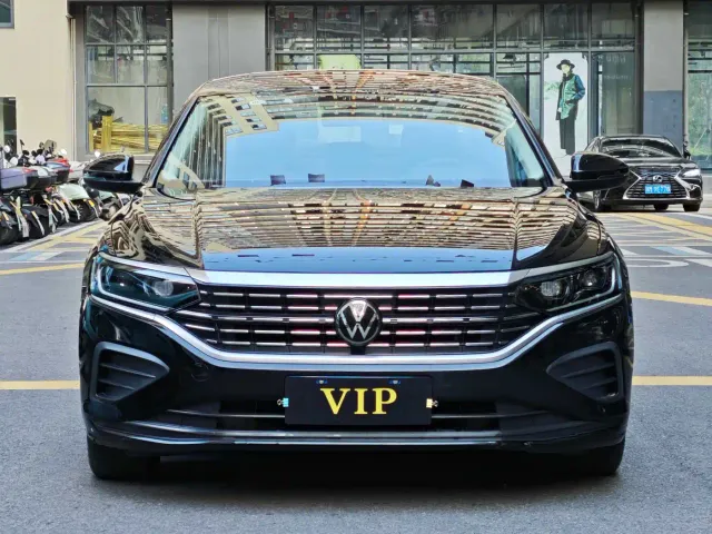 Volkswagen Passat — Фото автомобиля 2