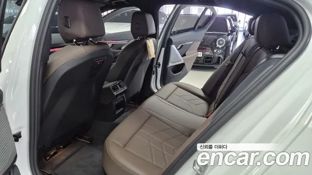 BMW 5 Series G60 — Фото автомобиля 11
