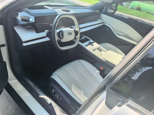 Geely Galaxy E8 — Фото автомобиля 10