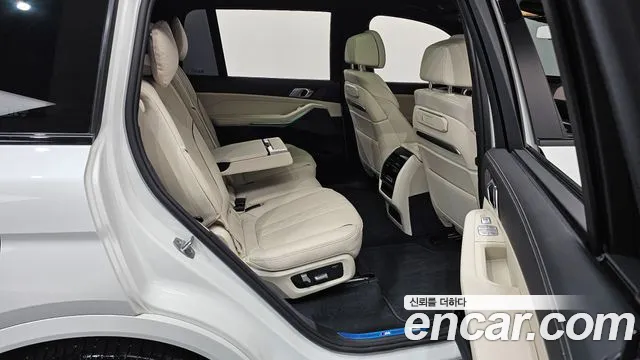 BMW X7 xDrive 40d M Sport 7 мест — Фото автомобиля 8