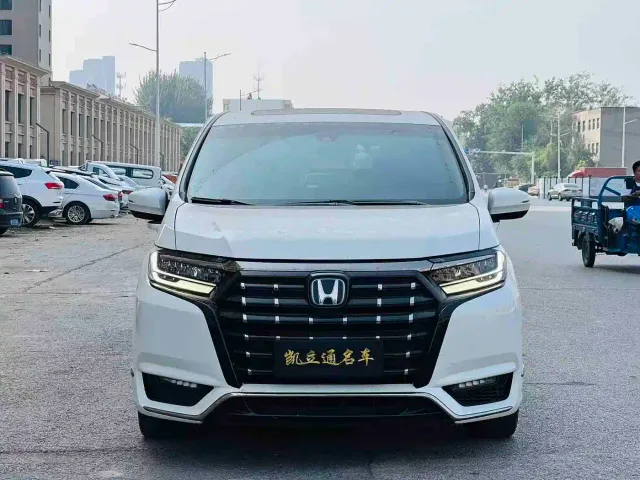 Honda Elysion — Фото автомобиля 4