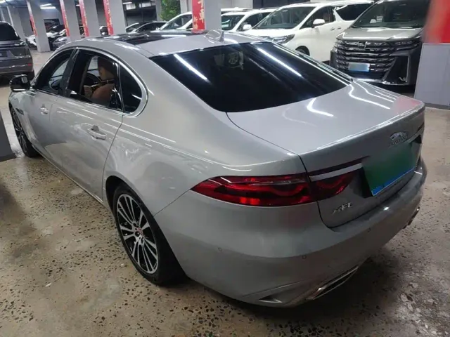 Jaguar XFL — Фото автомобиля 4