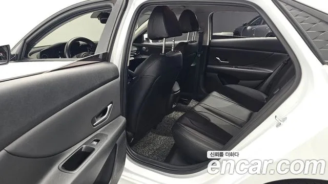 Hyundai Avante CN7 — Фото автомобиля 18