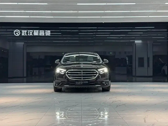 Mercedes-Benz E-Class — Фото автомобиля 6