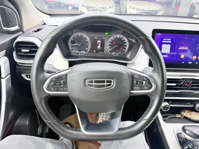 Geely Binyue — Фото автомобиля 10